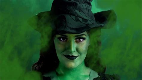 Oz the grand and formidable malefic witch of the western lands